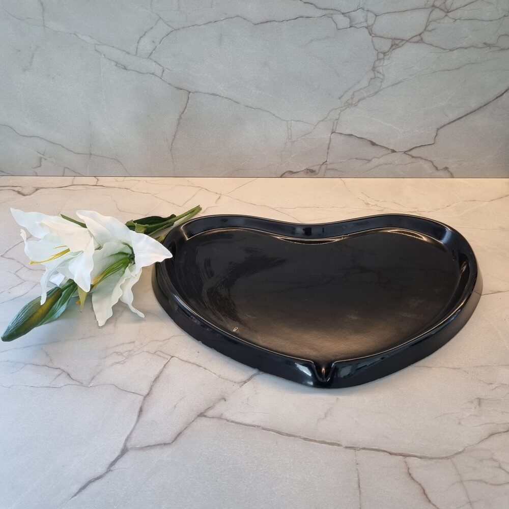 vazų ir žibintų padėklas kapams